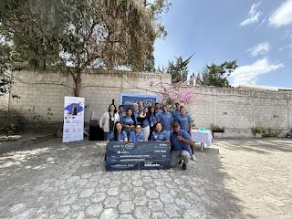 AMERICAN EAGLE ENTREGA 1984 JEANS A LA FUNDACIÓN NUESTROS JÓVENES