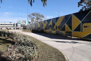 Un paseo tras desalojo de una feria