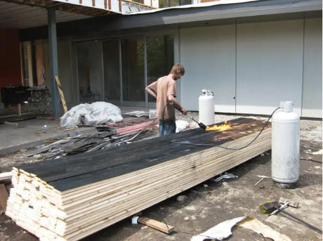 Yakisugi: el método japonés de construcción con madera quemada que es furor en occidente Yakisugi: el método japonés de construcción con madera quemada que es furor en occidente