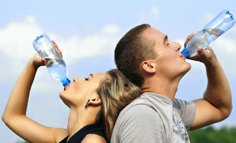 6 beneficios de beber agua que igual desconoces