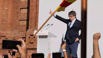La segunda huida de Carles Puigdemont, facilitada por los errores y la supuesta complicidad de algunos Mossos.