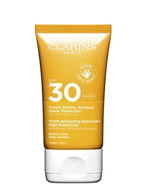 2 en 1: la línea solar de Clarins te protege del sol y previene el envejecimiento 2 en 1: la línea solar de Clarins te protege del sol y previene el envejecimiento
