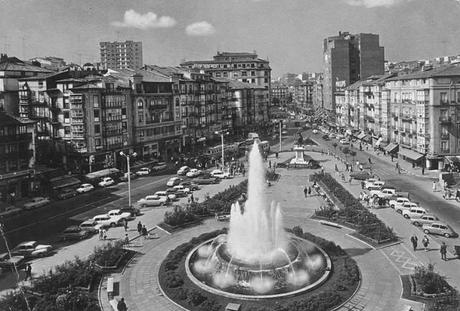 La fuente luminosa de la Plaza del Ayuntamiento (Ex Generalísimo)