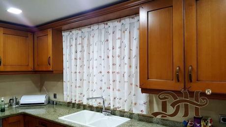 - Cortinas, Cocina.