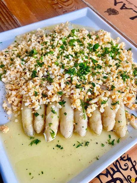 Espárragos a la flamenca, la huerta y su sabrosa sencillez