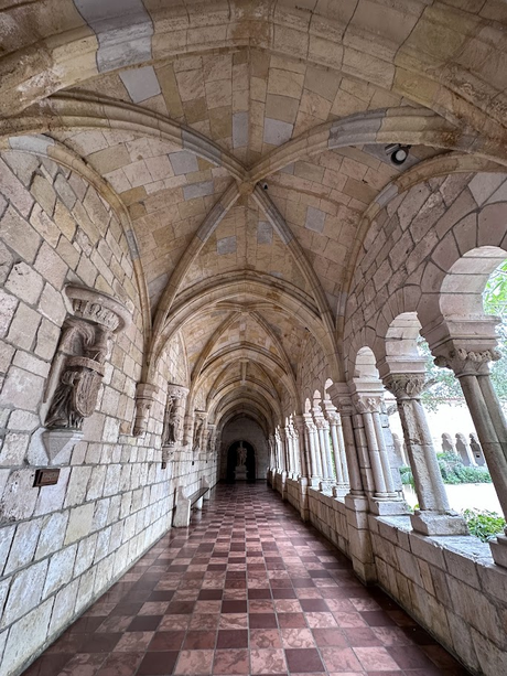 El Monasterio de Nuestra Señora, Reina de los Ángeles en Miami.