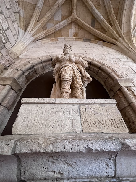 El Monasterio de Nuestra Señora, Reina de los Ángeles en Miami.
