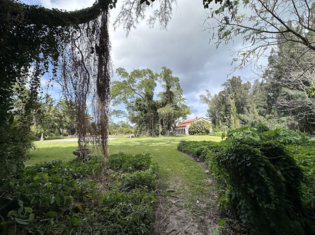 El Monasterio de Nuestra Señora, Reina de los Ángeles en Miami.