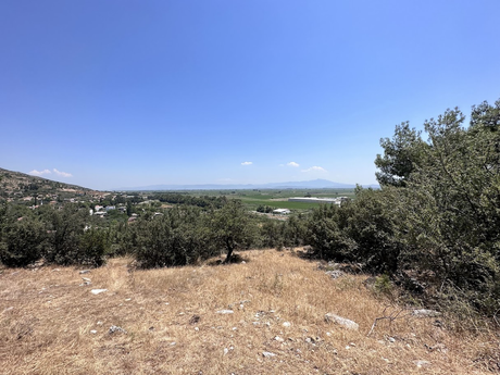 Recorriendo Priene la antigua ciudad jónica ubicada en Söke, Aydın, Turquía Recorriendo Priene la antigua ciudad jónica ubicada en Söke, Aydın, Turquía