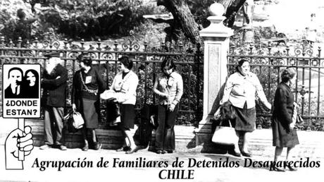 El día que mis padres desaparecieron. La infancia de una víctima de la dictadura contada desde la perspectiva de un niño.