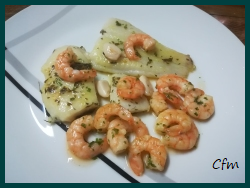 Panga con langostinos al ajillo