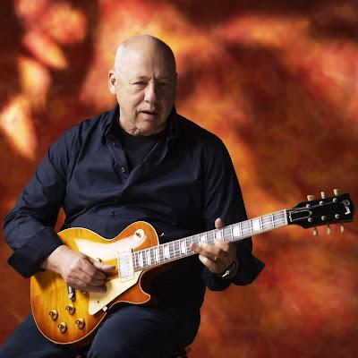 Mark Knopfler cumple hoy 75 años. Mark Knopfler cumple hoy 75 años.