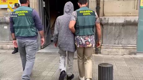 Detenido por suplantar a una mujer y causarle la apertura de procesos en varias provincias