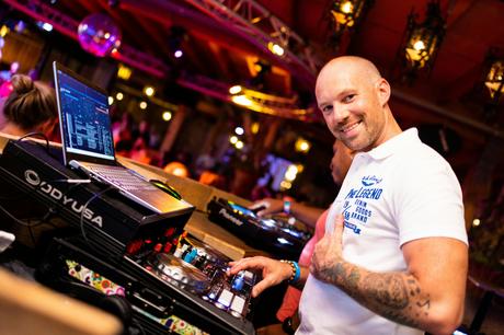 Dj Limbo Latino y Dany Suavilho presentan su nueva versión bachata de “Lloro Por Ti” bvrrmvgwHqkrSdTnkPtyUP