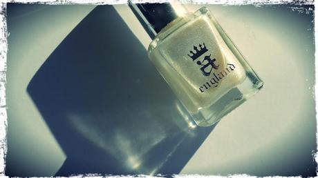 Uñas importadas (que llegan tarde, pero llegan) Uñas importadas (que llegan tarde, pero llegan)