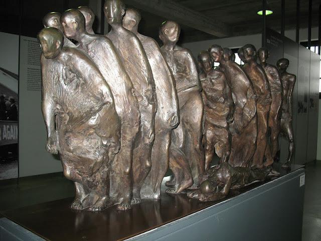 CAMPO DE CONCENTRACION DE DACHAU: LA GEOMETRIA DEL SALVAJISMO