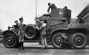 Vehículos  blindados  Lanchester  6x4