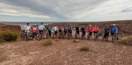 Invitan a una tarde de cicloturismo y chocolatada en la Villa El Chocón