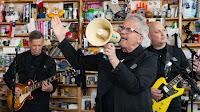 Showcase de Devo en el Tiny Desk de NPR