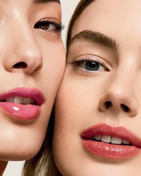 Labios sanos, vibrantes y espectaculares con Lip Oil Balm de Clarins Labios sanos, vibrantes y espectaculares con Lip Oil Balm de Clarins