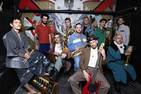 Nomade Orquestra - Na Terra das Primaveras (2022) Nomade Orquestra - Na Terra das Primaveras (2022)