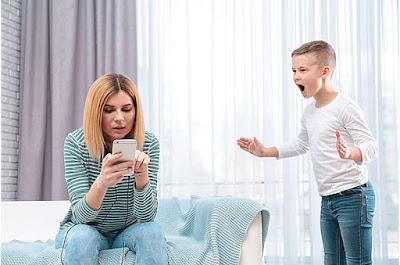 Los padres pueden dañar la salud mental de sus hijos con el uso del celular Los padres pueden dañar la salud mental de sus hijos con el uso del celular