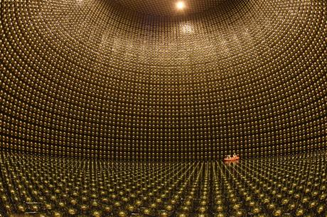 Super-Kamiokande: los misterios del universo detectados con neutrinos Super-Kamiokande: los misterios del universo detectados con neutrinos