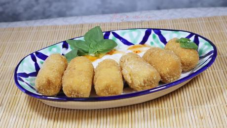 Croquetas de tomate frito y albahaca