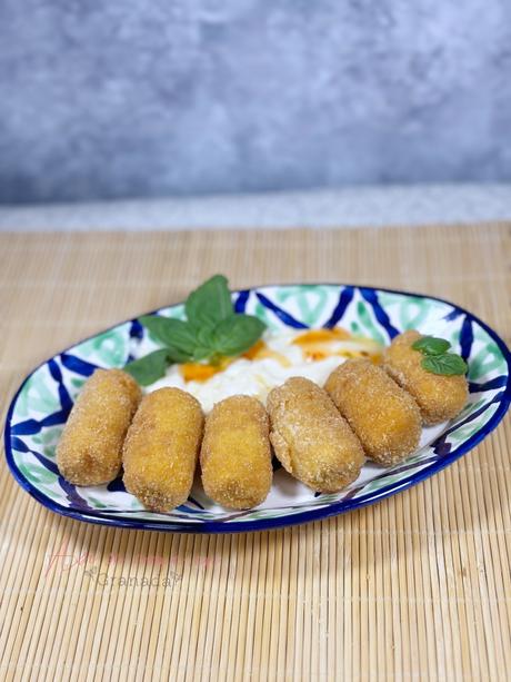 Croquetas de tomate frito y albahaca