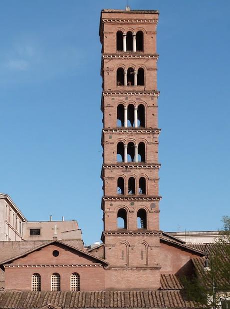 ROMÁNICO EN ROMA IGLESIA DE SANTA MARÍA IN COSMEDIN Campanario