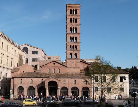 ROMÁNICO EN ROMA IGLESIA DE SANTA MARÍA IN COSMEDIN Portada y Campanario