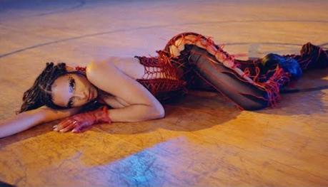 Nuevo video de Tinashe