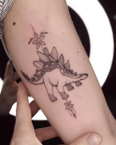 Dinosaurios en la piel por María Fernández