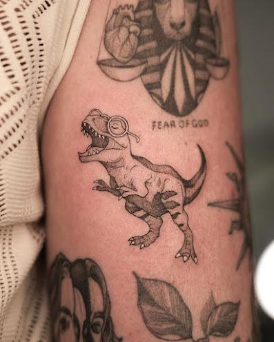 Dinosaurios en la piel por María Fernández