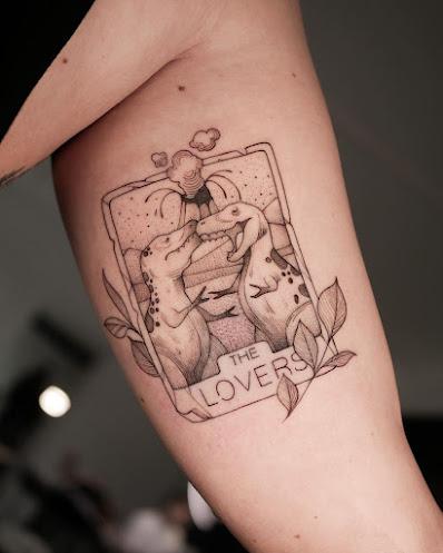 Dinosaurios en la piel por María Fernández