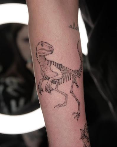 Dinosaurios en la piel por María Fernández