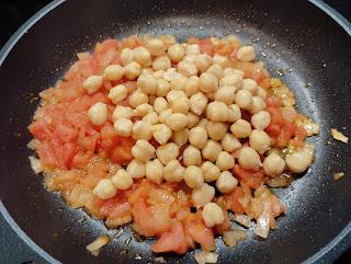 MORROCOCO o GARBANZOS “MAREAOS”, PUCHERO MAREAO o HUMMUS DE JAÉN MORROCOCO o GARBANZOS “MAREAOS”, PUCHERO MAREAO o HUMMUS DE JAÉN