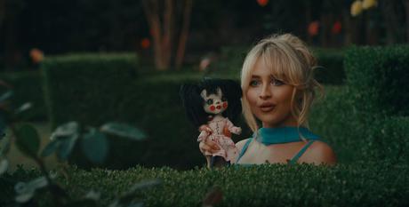 Sabrina Carpenter y Jenna Ortega protagonizan el vídeo musical de inspiración cinematográfica «Taste»