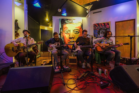 Desprecio y veneración Desprecio y veneración