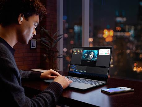 Galaxy Book4: El aliado ideal para los creadores de contenidos 2024_Lifestyle_Ultra_017_Auto Switch