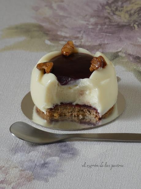 Semifrío de Chocolate Blanco, Ciruelas y Nueces