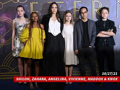 La hija de Angelina Jolie y Brad Pitt, Zahara, muestra sus pasos de baile durante la salida de una hermana Angelina Jolie y sus hijos