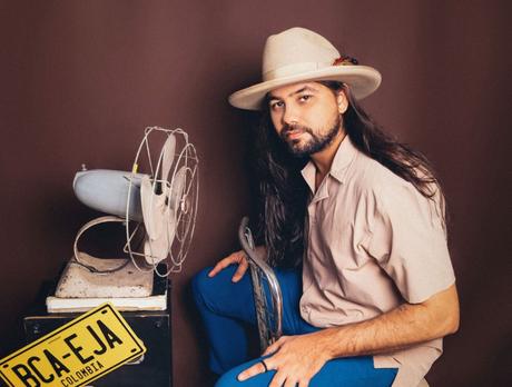 El artista colombiano Jaison Neutra presenta el show ‘Un Arrabalero en Bogotá’