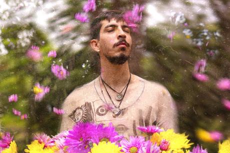 Ale Camalión presenta ‘Mal y un reloj’, un viaje introspectivo y visceral