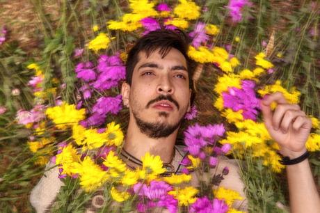 Ale Camalión presenta ‘Mal y un reloj’, un viaje introspectivo y visceral