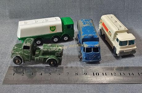 Camiones cisternas de las marcas Husky y Matchbox Camiones cisternas de las marcas Husky y Matchbox