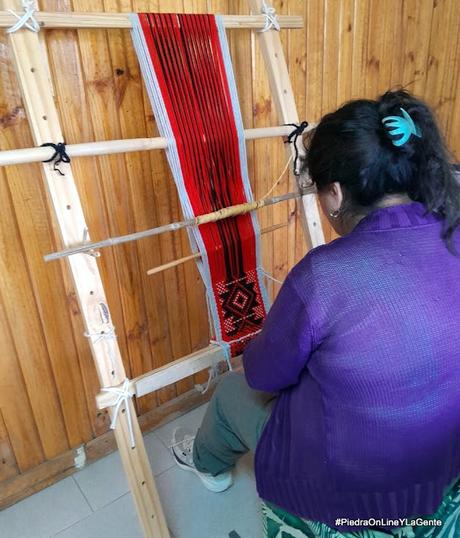 Taller de Telar Mapuche en el Nucleamiento 6 de Piedra del Águila