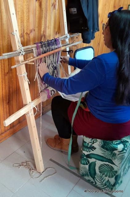 Taller de Telar Mapuche en el Nucleamiento 6 de Piedra del Águila