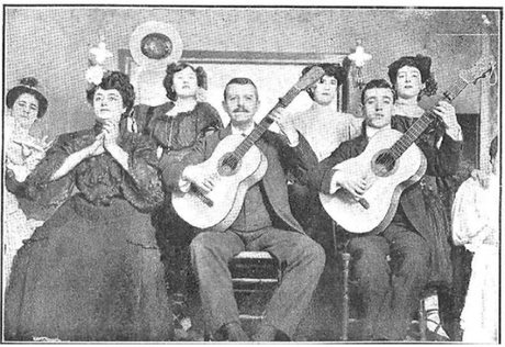 1895:debút en el café del Brillante del cantaor de origen montañés don Antonio Revuelta, introductor de la guajira