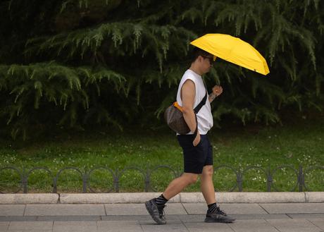 La lluvia continúa en Aragón, Navarra y Castilla-La Mancha este domingo, con la Comunitat Valenciana en aviso amarillo